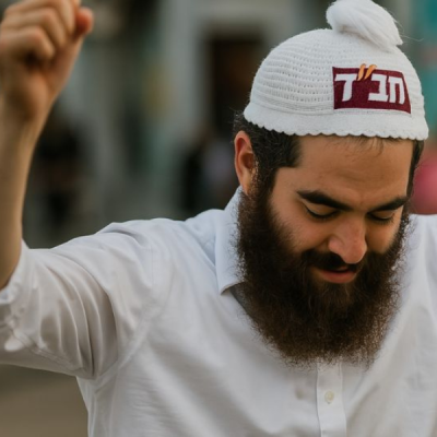 כיפות סרוגות גדולות עם רקמה