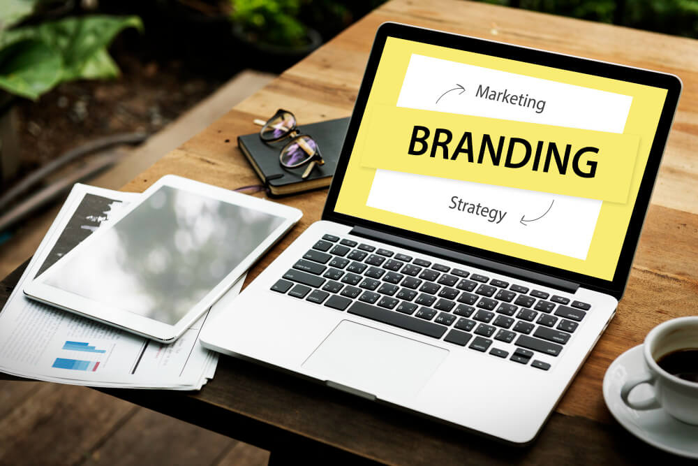 מיתוג מוצרים branding-strategy-marketing-business-graphic-design (1)