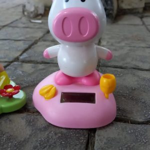 בובה סולארית מרקדת בובה סולארית מרקדת