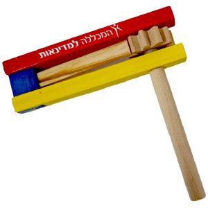 רעשן עץ צבעוני רעשן עץ צבעוני